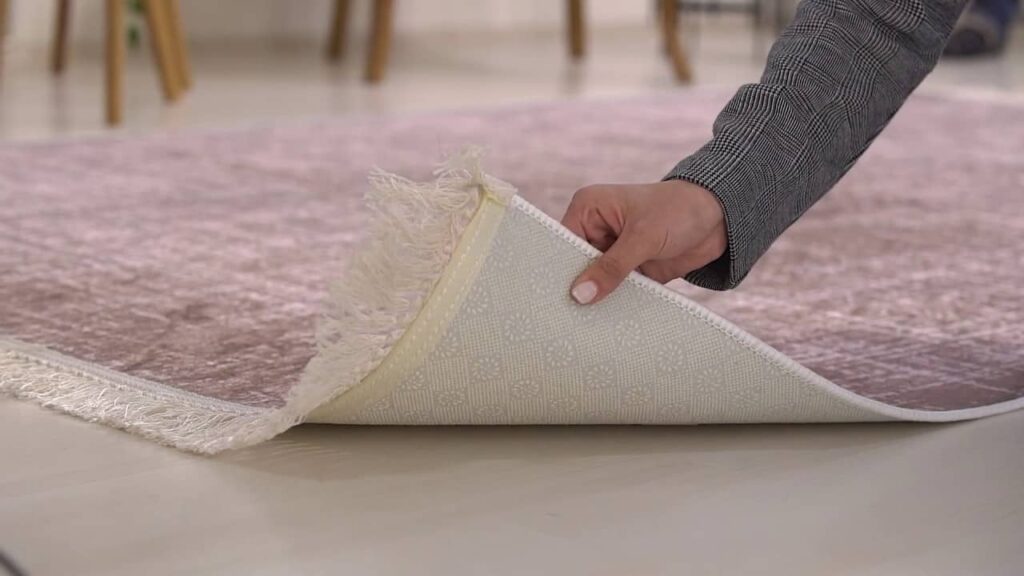 Kaymaz tabanlı halı